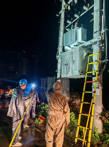 湖北通城：驚雷過后，150戶停電無訴求